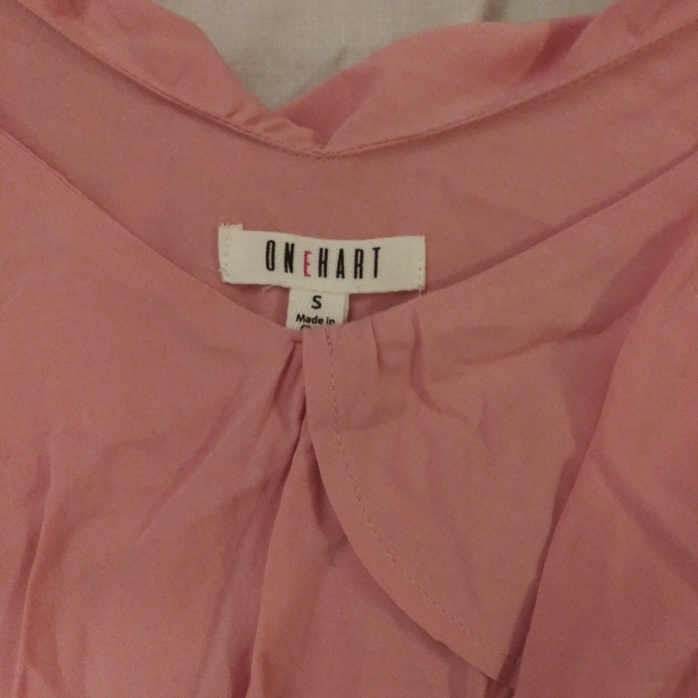 One Hart Ruffle Blouse - Picture 3 of 3